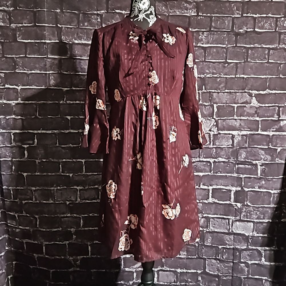 Motherhood Maternity Maroon Striped & Floral Dress size medium with tie front.